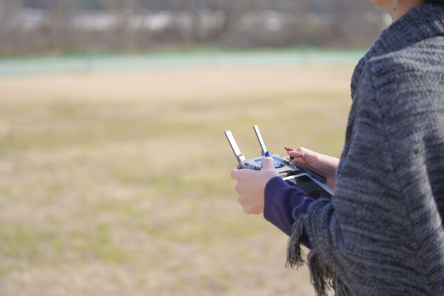 ドローンスクール講習で学ぶ基礎知識とは